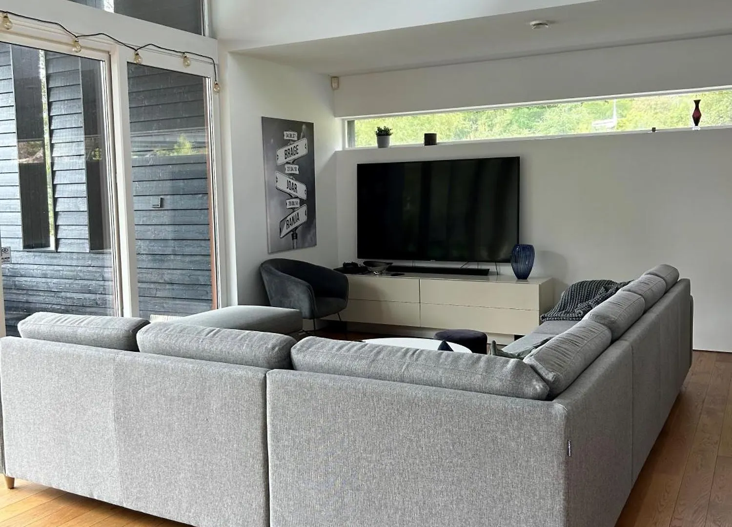 Nydelig Villa Ved Sjoen Med Oppvarmet Basseng Bergen